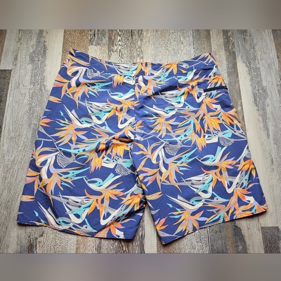 Patagonia Men's Hydropeak SP Boardshorts Tropical Flowers Birds of Paradise 40 - Picture 3 of 6